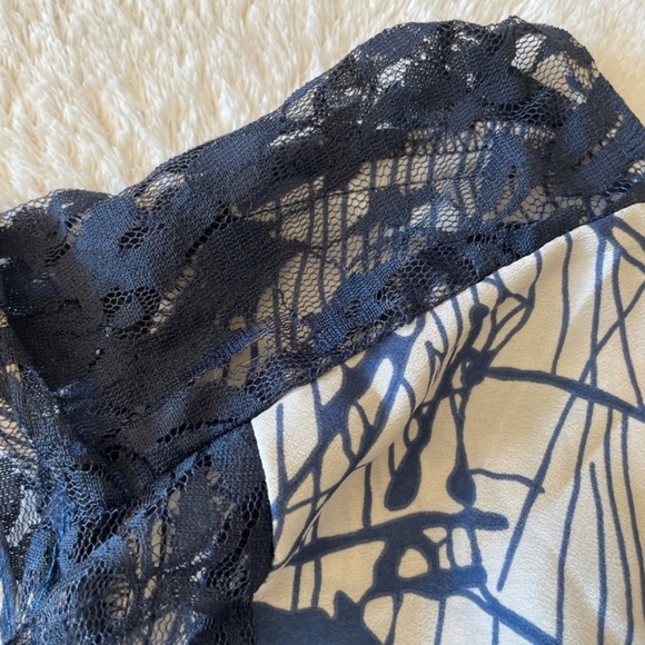 Lulu’s Shift Dress - Picture 3 of 3